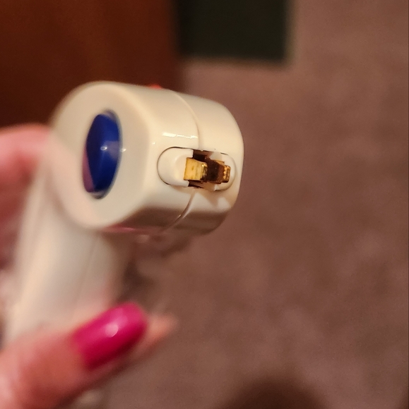 Emjoi Beauty Compact - Picture 3 of 4